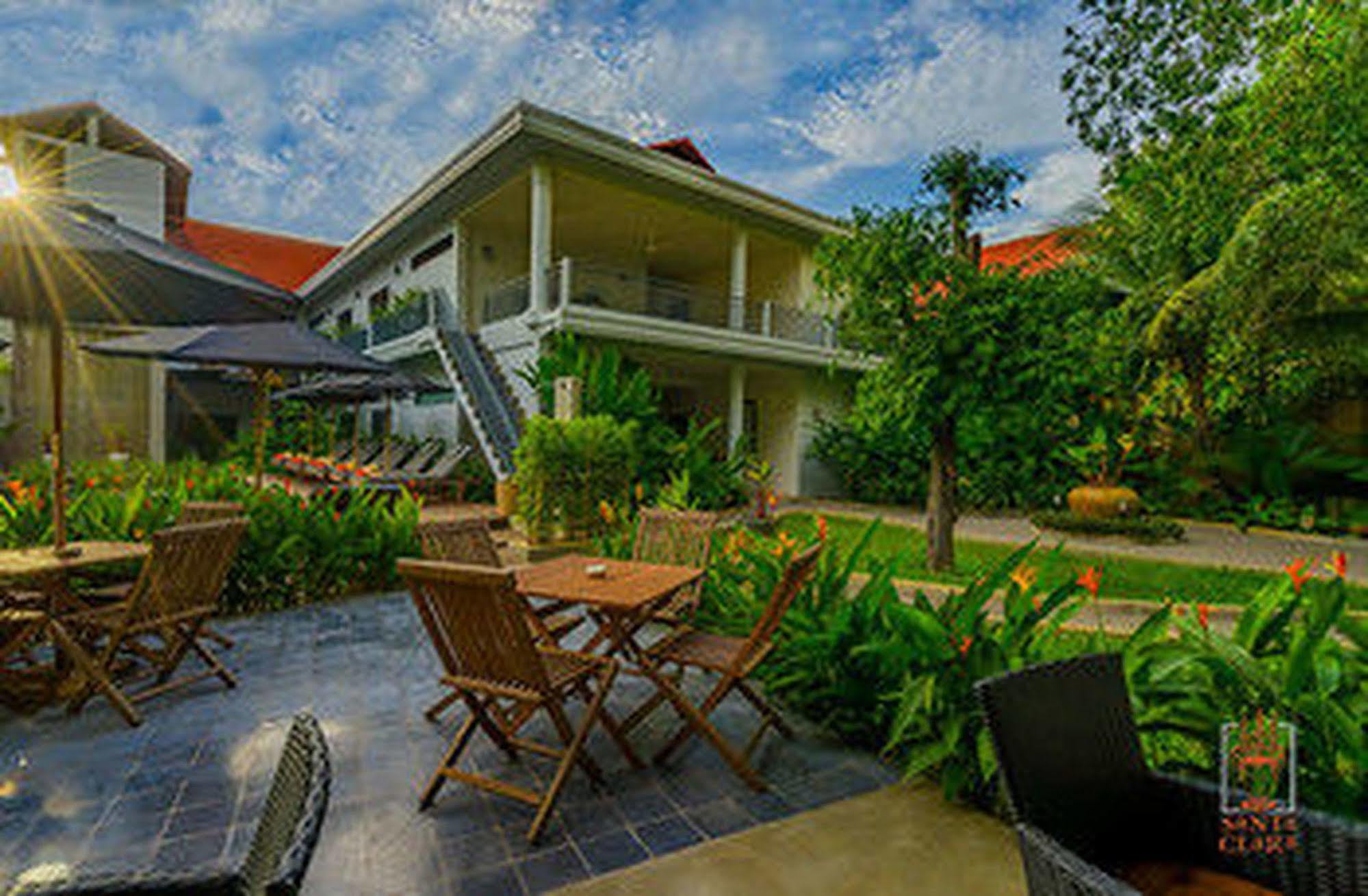 Santa Clara Boutique Hotel Siem Reap Bagian luar foto